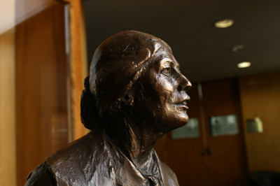 Sylvia’s statue photo